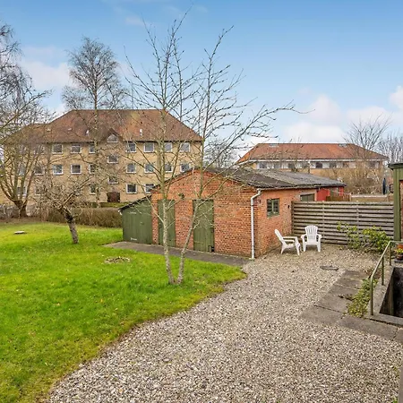 Holiday home Lovely In With Kitchen *