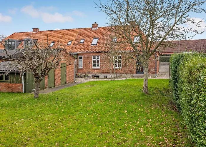 Lovely In With Kitchen בית נופש *